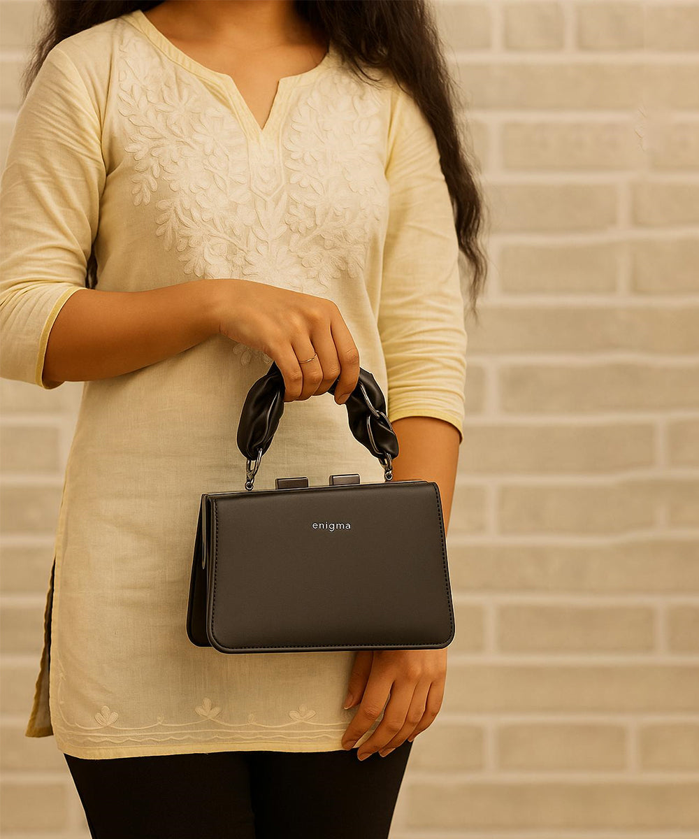 Elegant PU Sling Bag with Stainless Steel Chain – Semi-Fancy Party Design